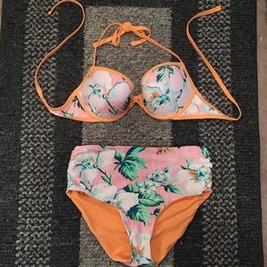 🌸 Aerie two-piece swim suit (high waist bottoms)